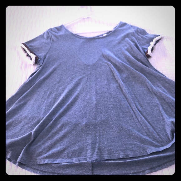 Francesca’s Alya Tribal Top - Picture 1 of 4